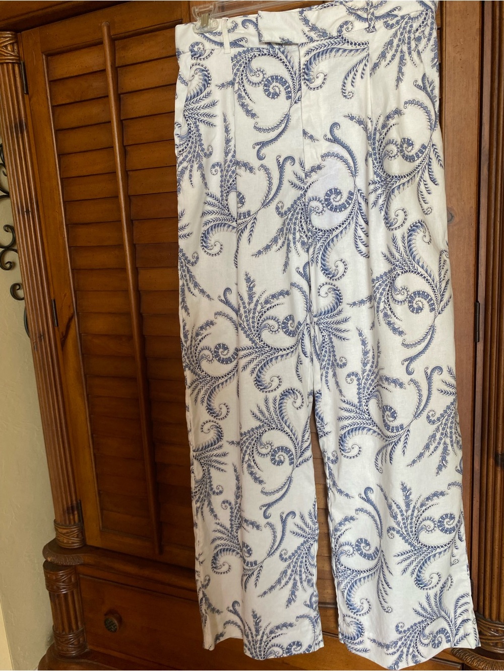 Banana Republic White Wide-Leg Pants with Blue Scroll Print NWT